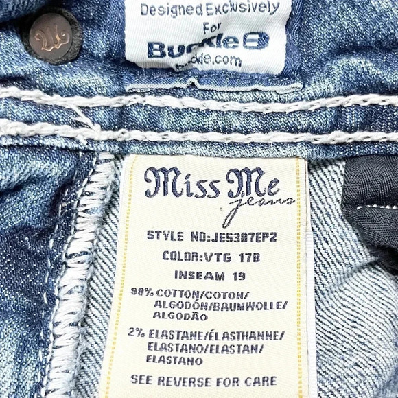Miss Me Medium Distressed Wash Easy Capri Jeans Women's Waist Size 26 - Picture 9 of 10